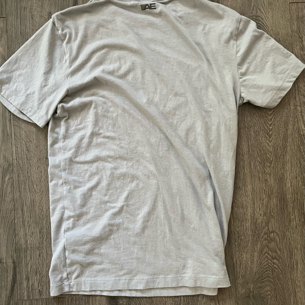 American Eagle Graphic Tee XS Gray “Finding Balance” Mountain Print​ - Picture 5 of 5